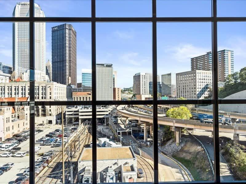 Cozysuites Modern 1Br, Downtown พิตต์สเบิร์ก ภายนอก รูปภาพ
